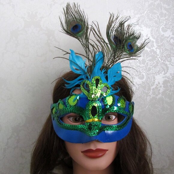 HALLOWEEN MASK, CARNIVALE, MASQUERADE, SEQUINS, PEACOCK FEATHERS, BLUE GREEN WOW - Picture 2 of 4